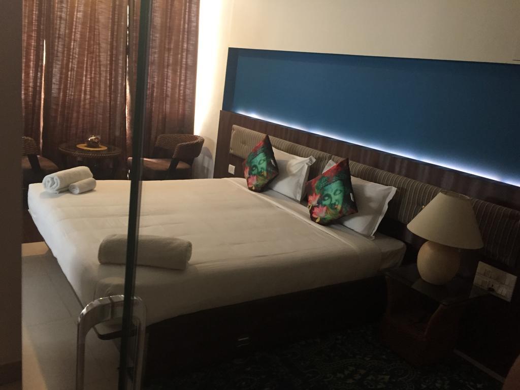 Luxtay Suites Bangalore Camera foto