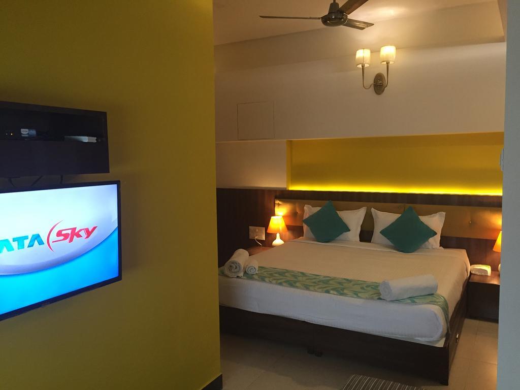 Luxtay Suites Bangalore Camera foto