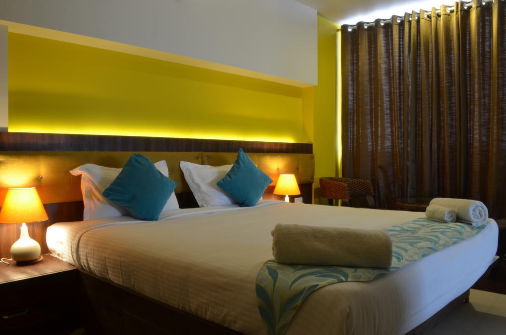 Luxtay Suites Bangalore Camera foto